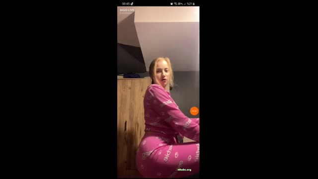 Ecrin Dilek Gokce Yeni İfşa — Barbie Pijamali Kalça Dansi İfşa