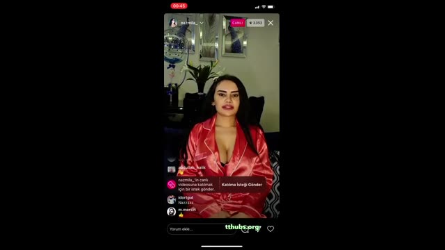 Naz Mila Yeni İfşa — Kırmızı Robe İcinde Siyah Sutyen
