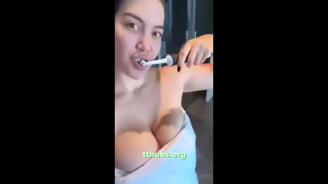 Beyaz Bikini Havuz İfşa · Wanda Nara İfşa Videosu